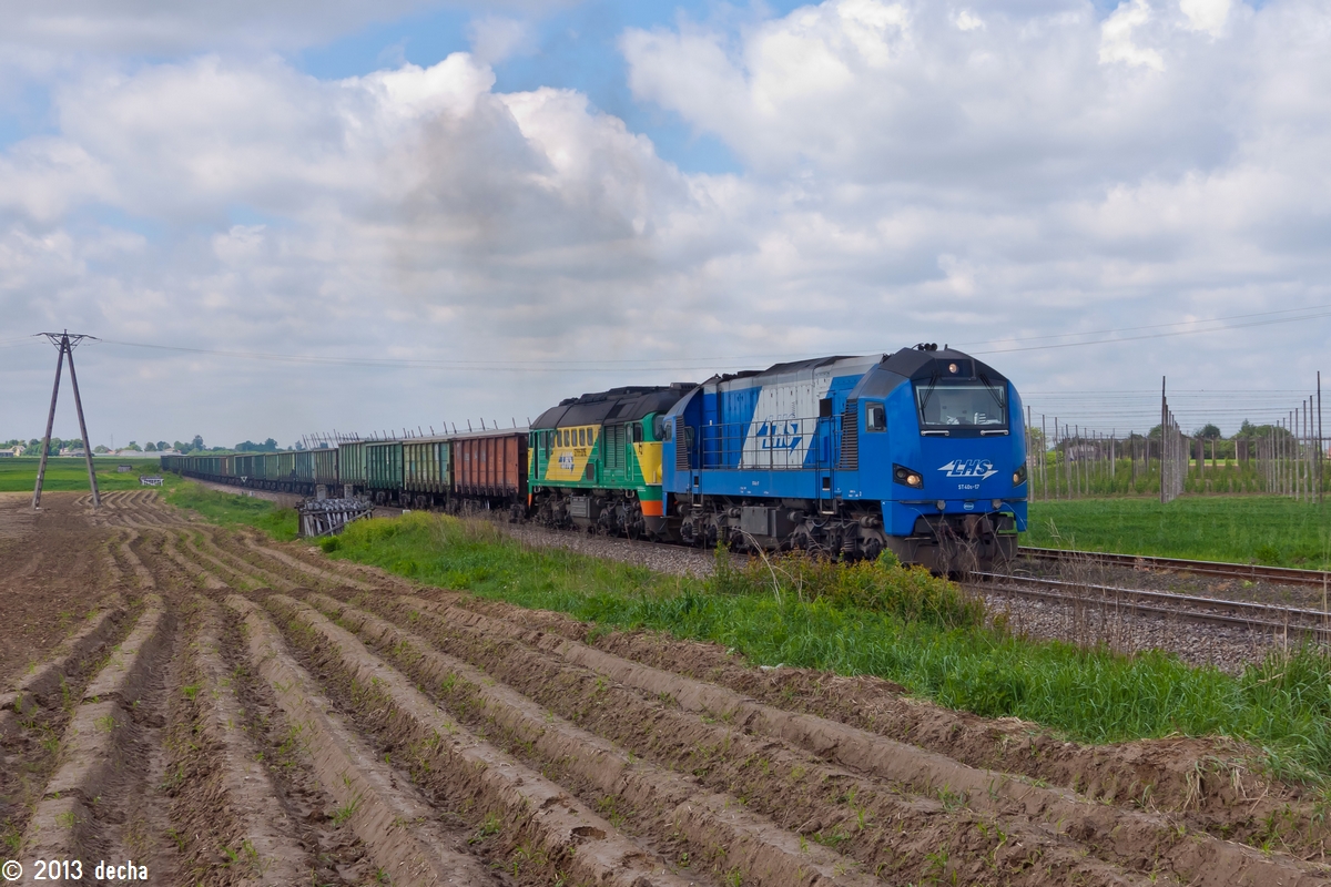 ST40s-17 & ST44-2045