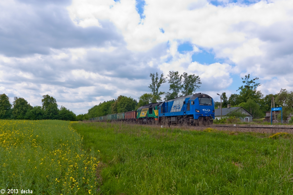 ST40s-17 & ST44-2045