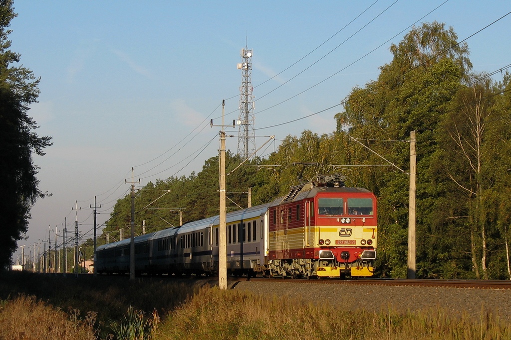 371 002-7